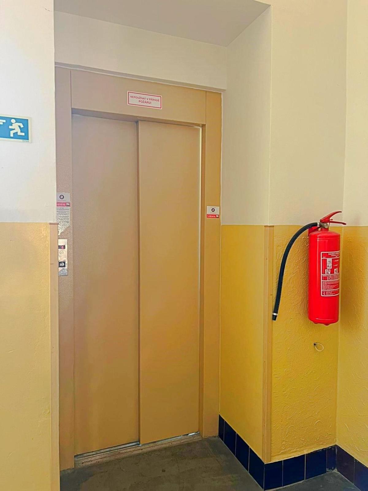 Mezonetovy Apartman V Centru Prag Dış mekan fotoğraf
